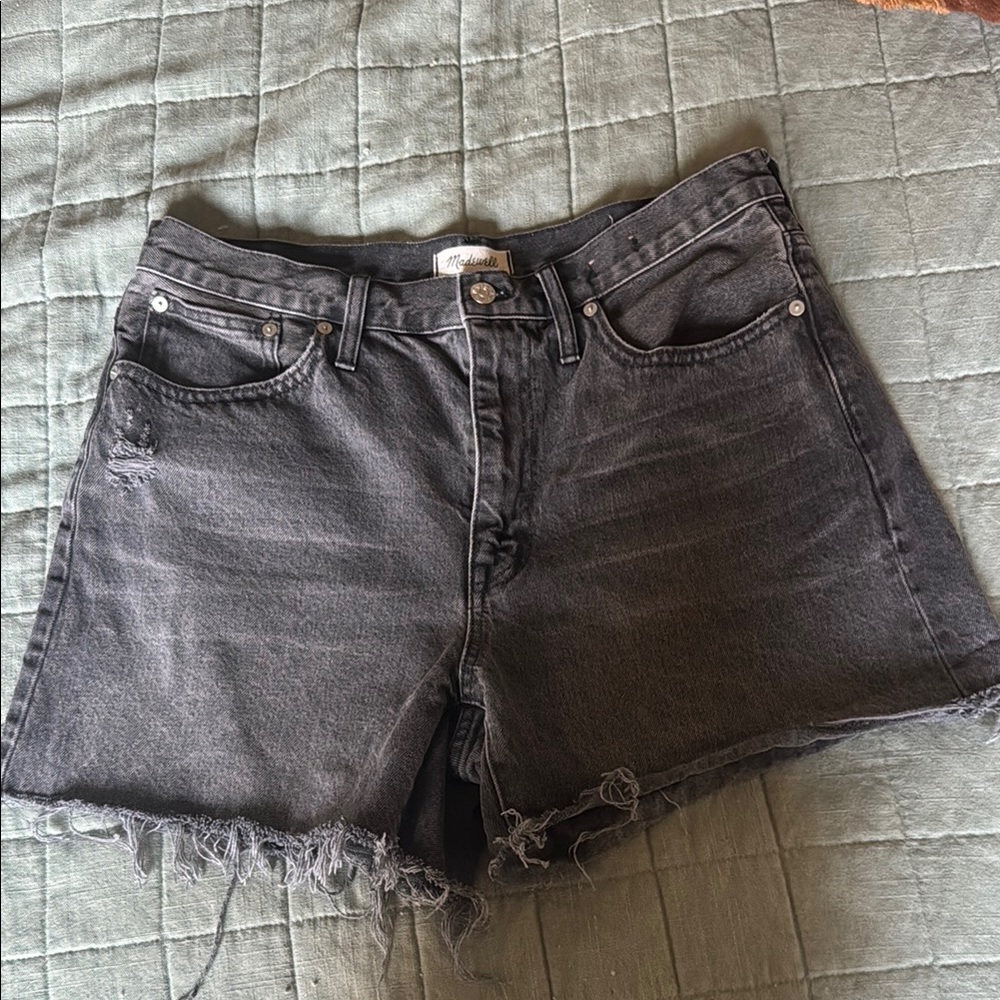 Madewell Black Relaxed Mid-Length Jean Shorts High-Waisted Raw Hem